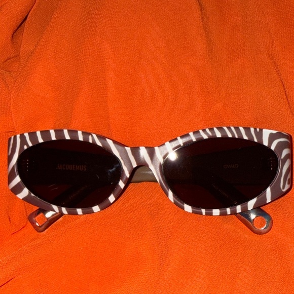 Jacquemus Brown and White Zebra Sunglasses - Picture 1 of 10